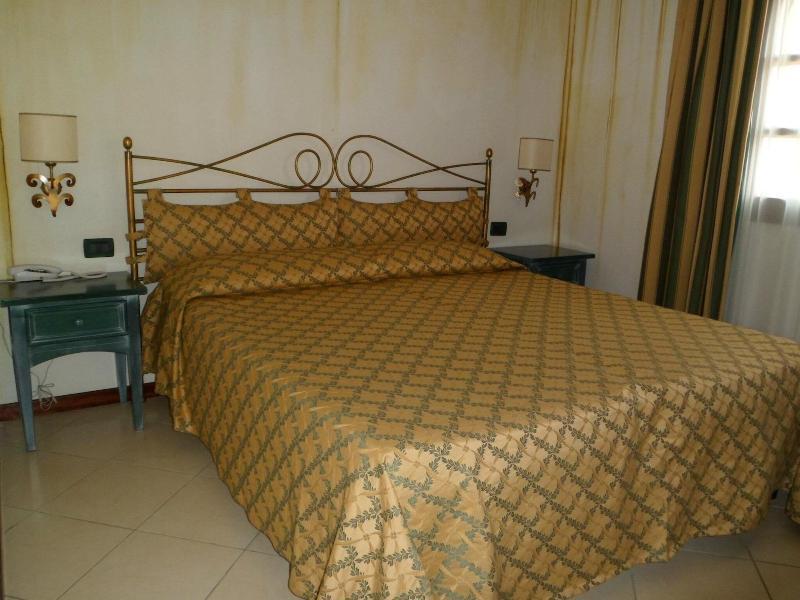 Hotel Terra Di Gallura Budoni Extérieur photo